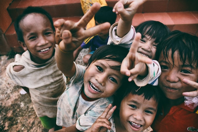 larm-rmah-AEaTUnvneik-unsplash W jaki sposób aktywność fizyczna wpływa na rozwój emocjonalny dziecka?