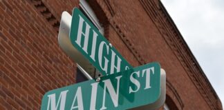 Co daje używanie nici dentystycznej?