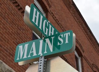 Co daje używanie nici dentystycznej?