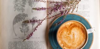 Ile trzymać krem na włosach?