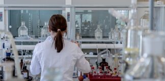 Dlaczego lekarze chodzą w chodakach?